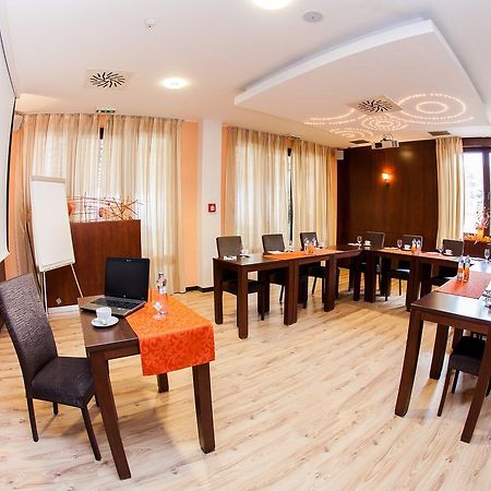 Hotel Impozant Валча Екстер'єр фото