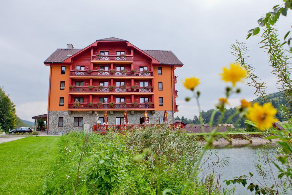 Hotel Impozant Валча Екстер'єр фото