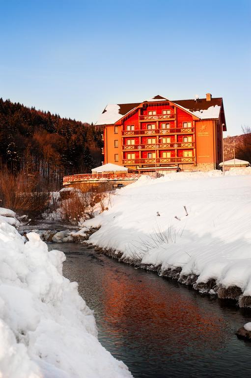 Hotel Impozant Валча Екстер'єр фото
