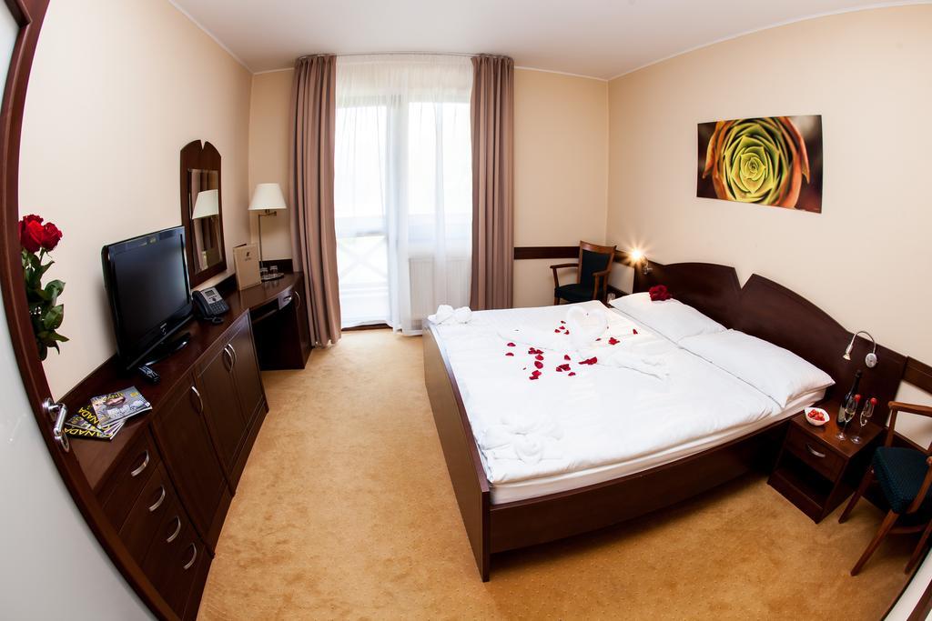 Hotel Impozant Валча Екстер'єр фото