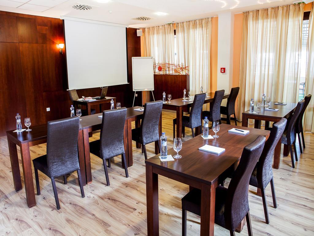 Hotel Impozant Валча Екстер'єр фото