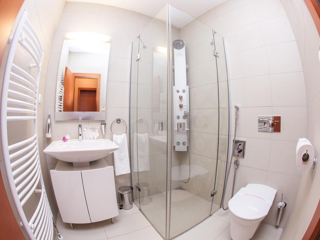 Hotel Impozant Валча Екстер'єр фото