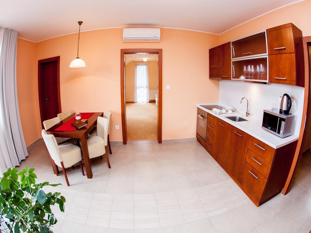 Hotel Impozant Валча Екстер'єр фото